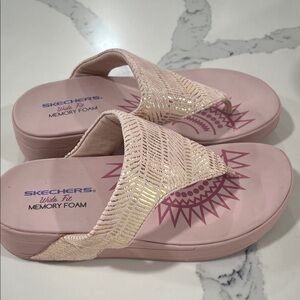 Skechers Wide fir Women's Blush Sandals with Gold Accents